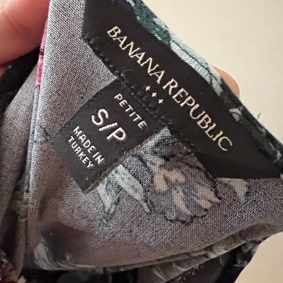 Banana Republic - Picture 2 of 5